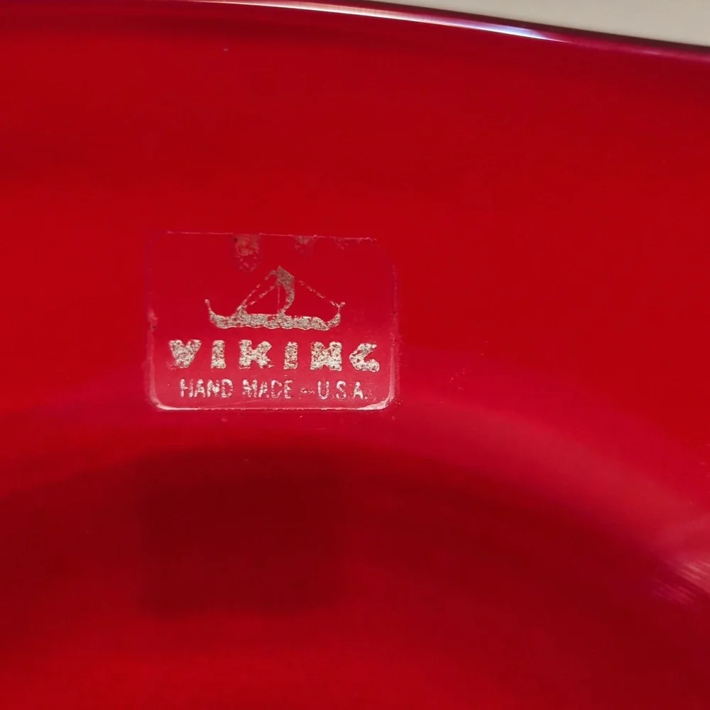 Red Viking scalloped edge‎ glass bowl